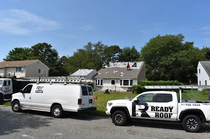Roofing contractors near Bohemia NY installing asphalt shingles – Ready Roof LI